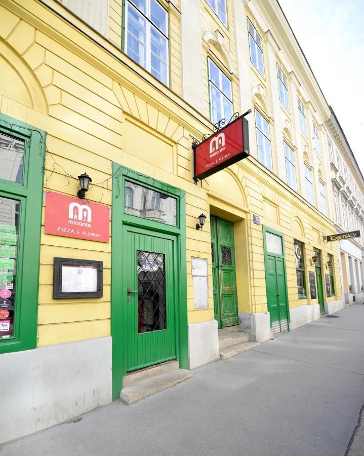 Renovated & Cozy - Close To Museumsquartier Wien